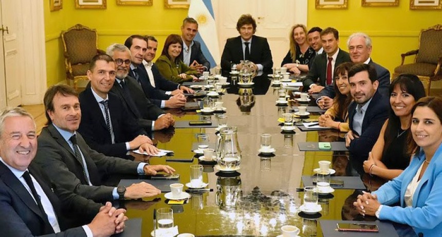 Foto con Milei y estallido en el radicalismo