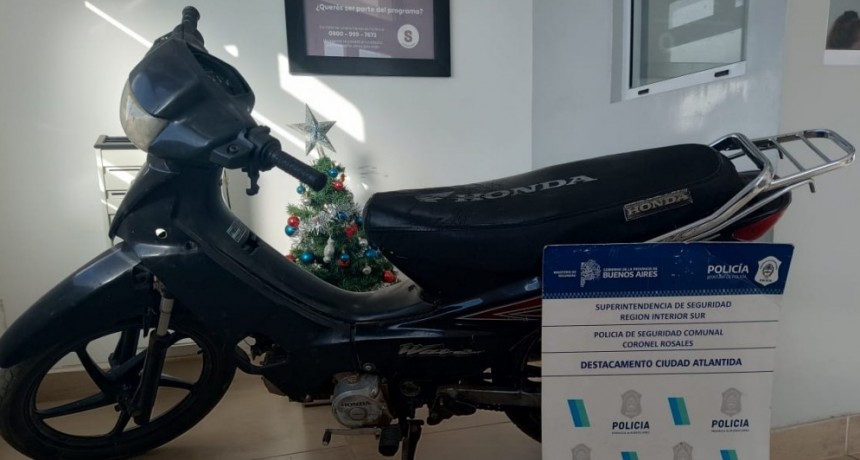 Choco a una moto y huyo!