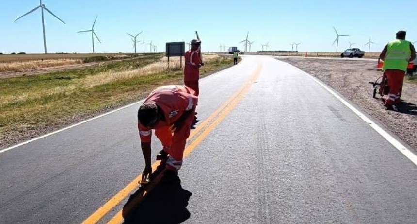 Luego de la tragedia: Vialidad Nacional coloc&oacute; tachas reflectivas en la intersecci&oacute;n de la ruta 3 y 3 vieja