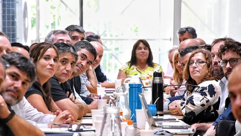 La Provincia mantiene abierta la paritaria y convocará a los gremios a una nueva reunión en enero 2026